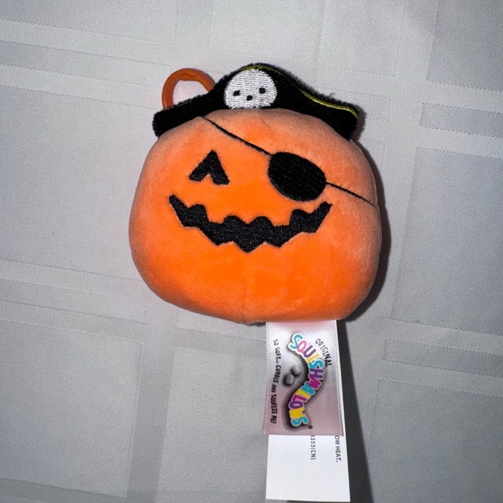 Pirate pumpkin Paxton Kellytoy Squishmallows Plush with clip